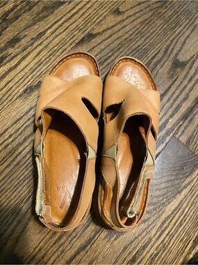 Women's Tan Crossover Slingback Sandals